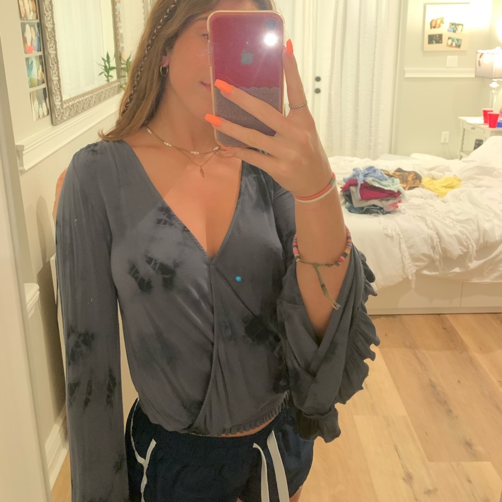 AMERICAN EAGLE MARBLE AND BLUE FLARE TOP!!